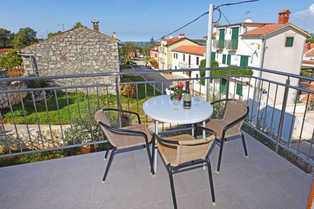 Apartment Nena *
