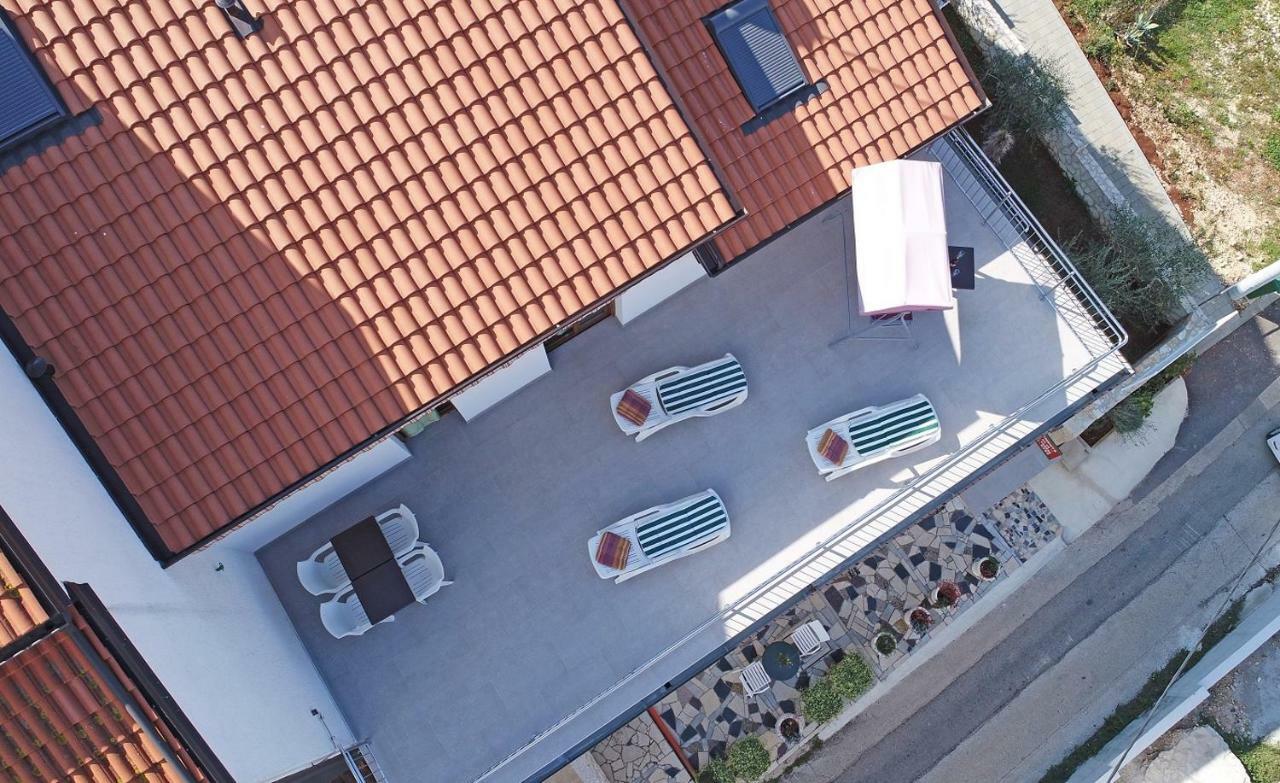 Apartma Nena *