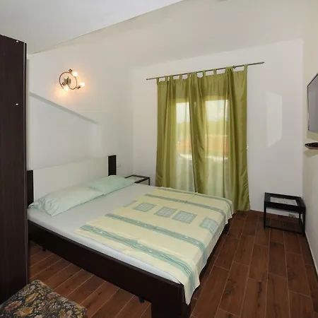 Apartments Nena Funtana Exterior photo
