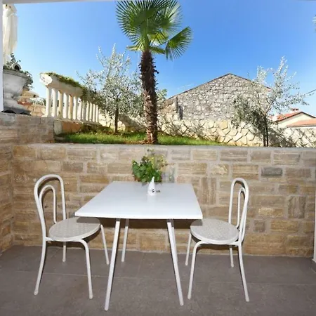 Apartments Nena Funtana Exterior photo