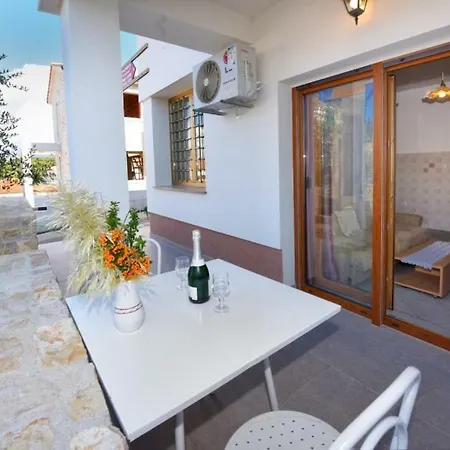 Apartments Nena Funtana Exterior photo