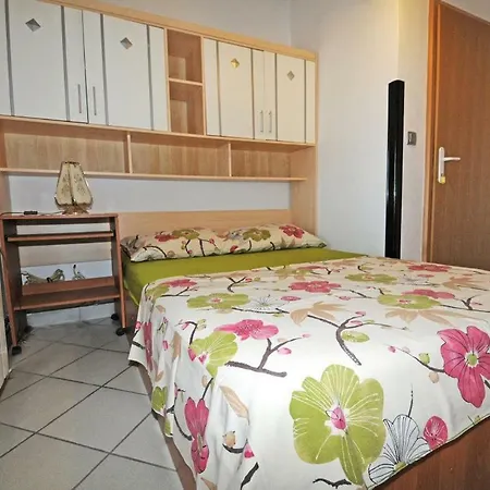 Apartments Nena Funtana Exterior photo