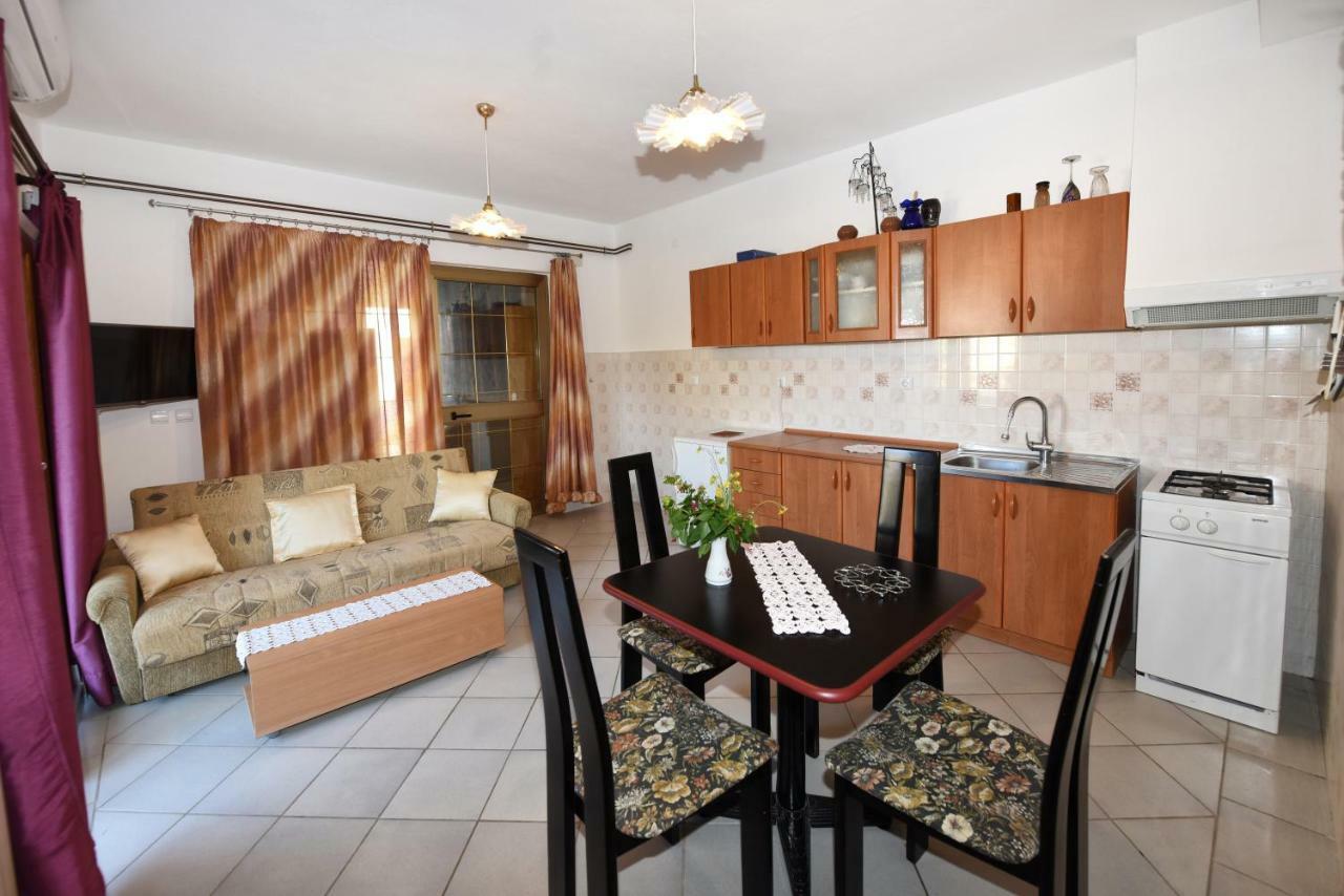 Apartment Nena Funtana