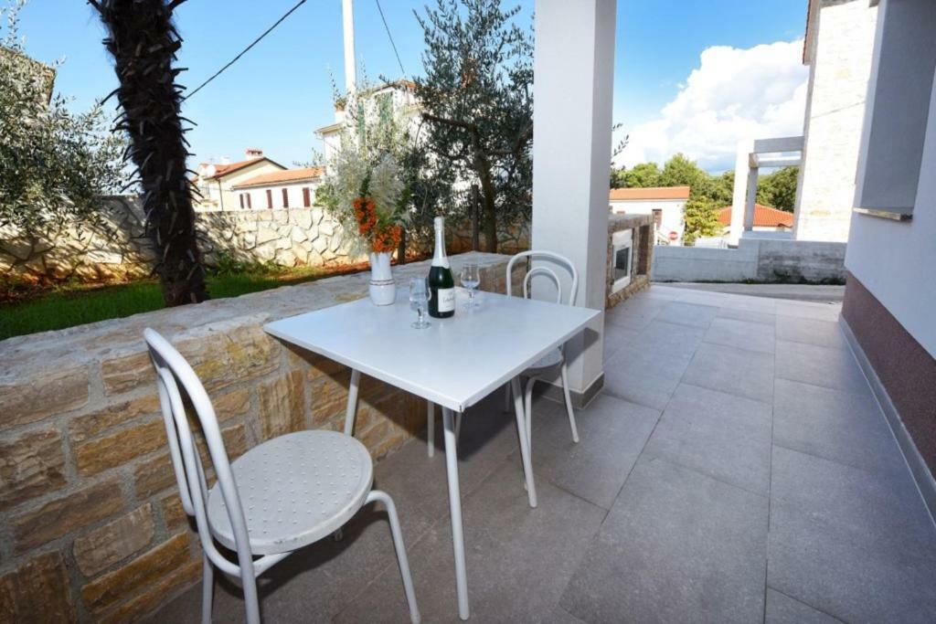 Apartment Nena *