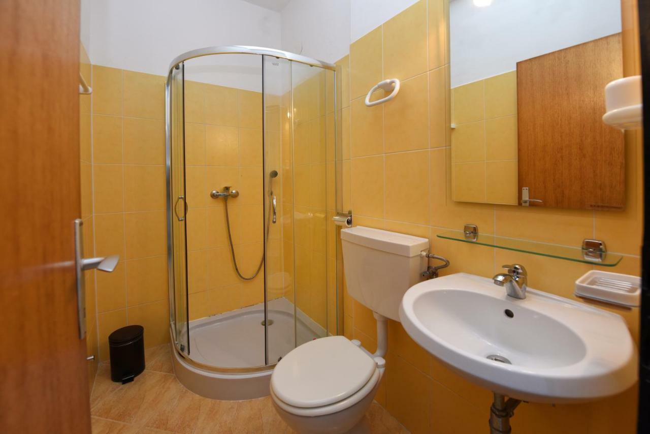 Nena Apartment Funtana