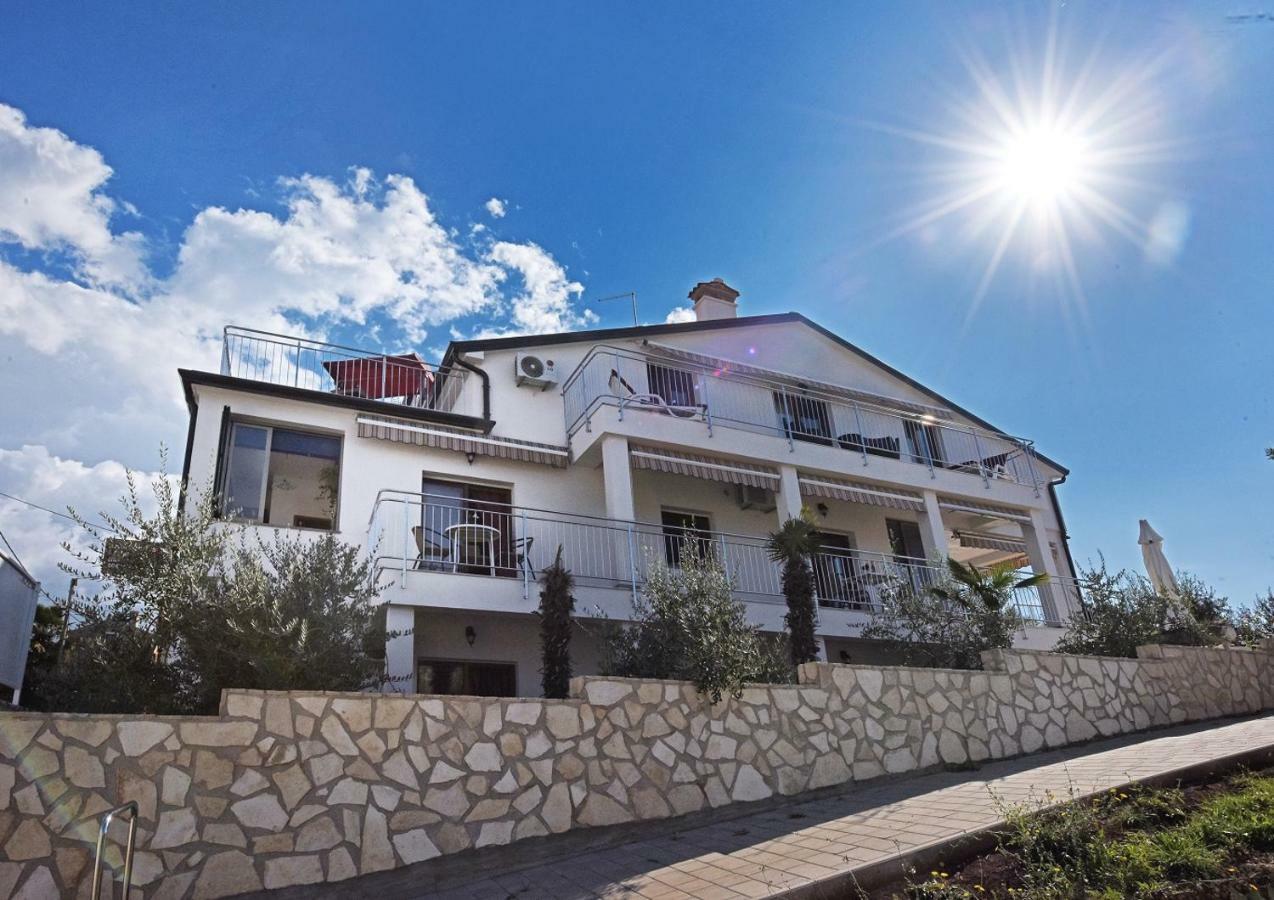 Nena Apartment Funtana